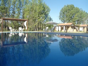 Outdoor pool - Cabañas Malbec (San Rafael)