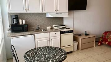 Refrigerador, microondas