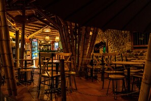 บริการอาหารกลางวัน อาหารเย็น, วิวสวน