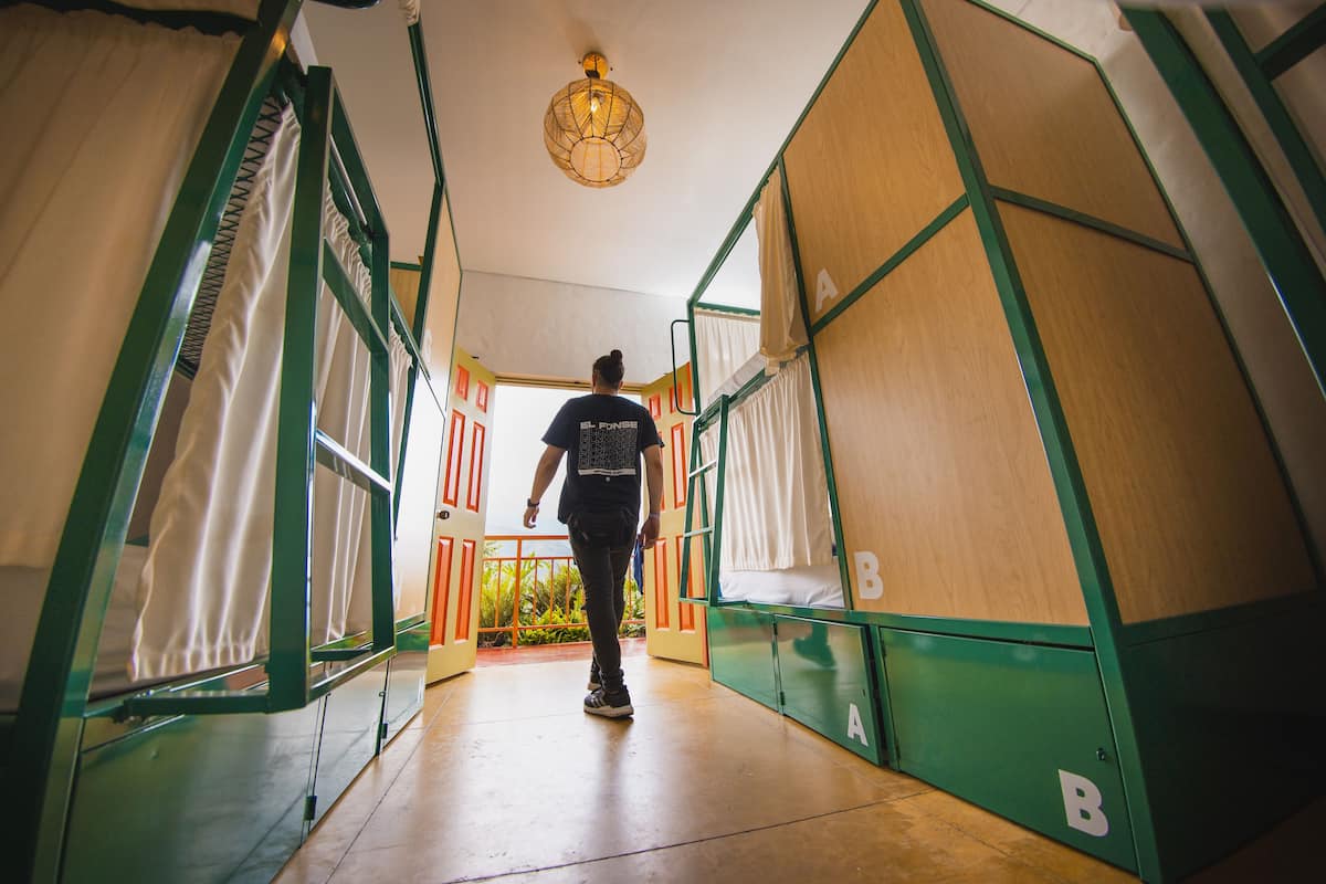 Felles sovesal, for menn og kvinner (8 beds) | Blendingsgardiner, wi-fi (inkludert) og sengetøy