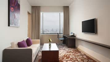 Minibar, in-room safe, desk, laptop workspace