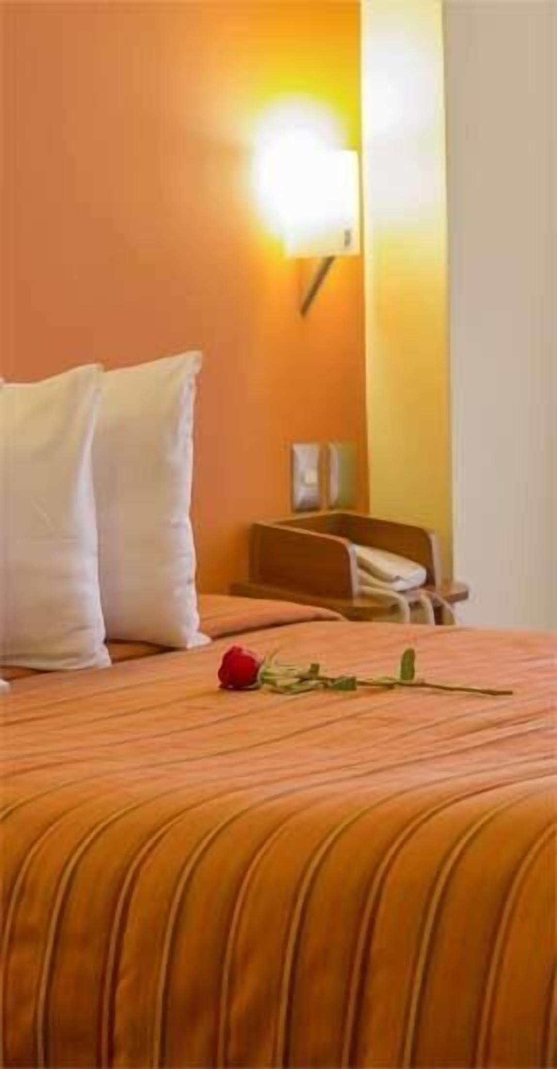 double room | in-room safe, desk, cots/infant beds, rollaway beds