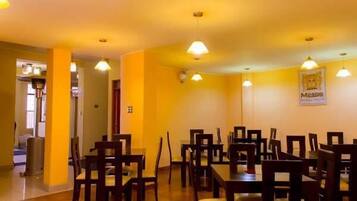 Desayuno buffet incluido todos los días