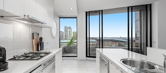 Melbourne Holiday Apartments Flinders Wharf