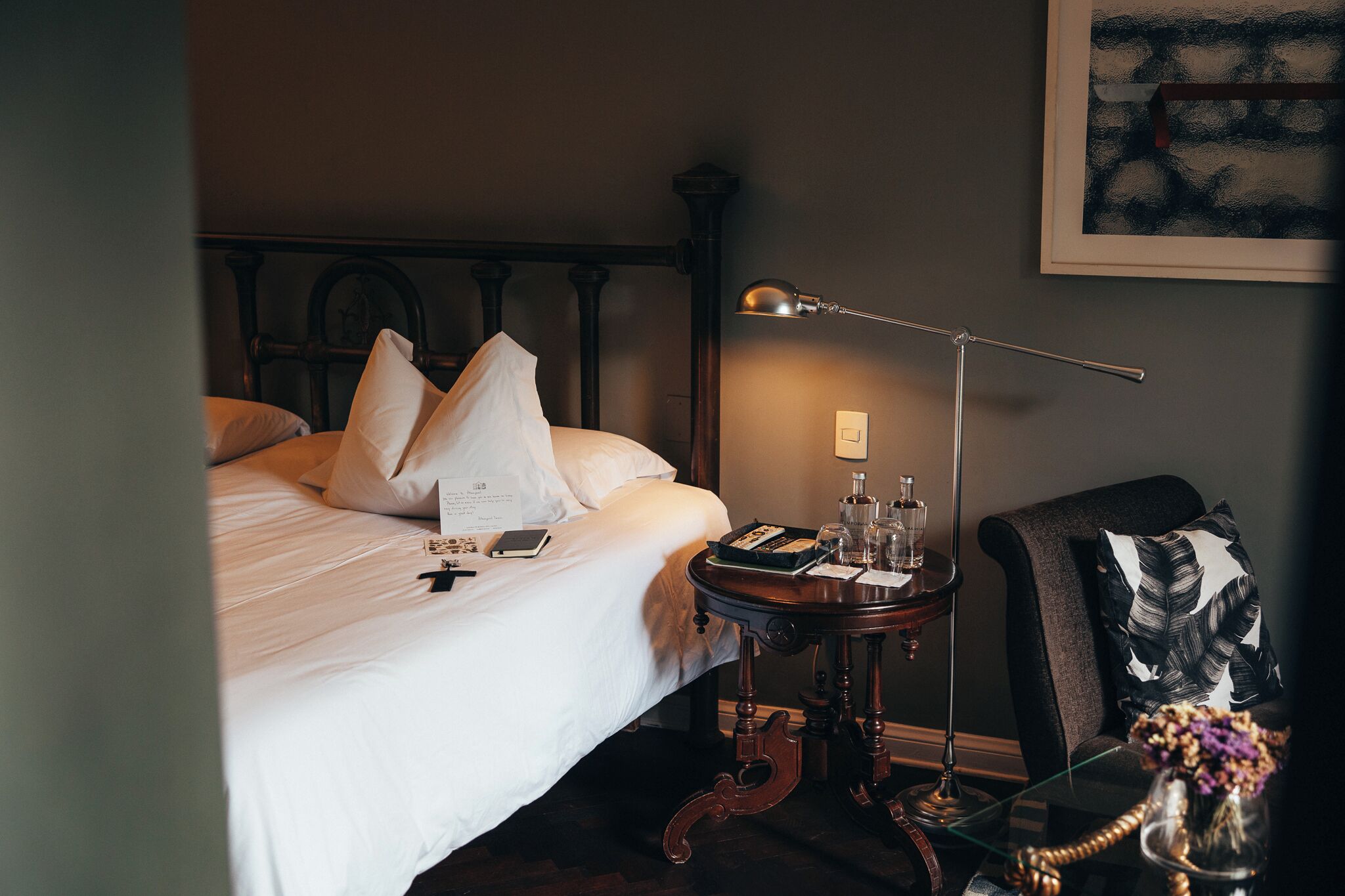 Phòng Superior, 1 giường cỡ queen, quang cảnh vườn (CHARMING) | Bộ đồ giường cao cấp, két bảo mật tại phòng, bàn, màn/rèm cản sáng 