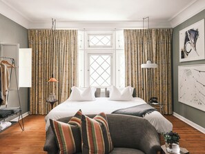 Chambre Supérieure, 1 très grand lit (GRAND)