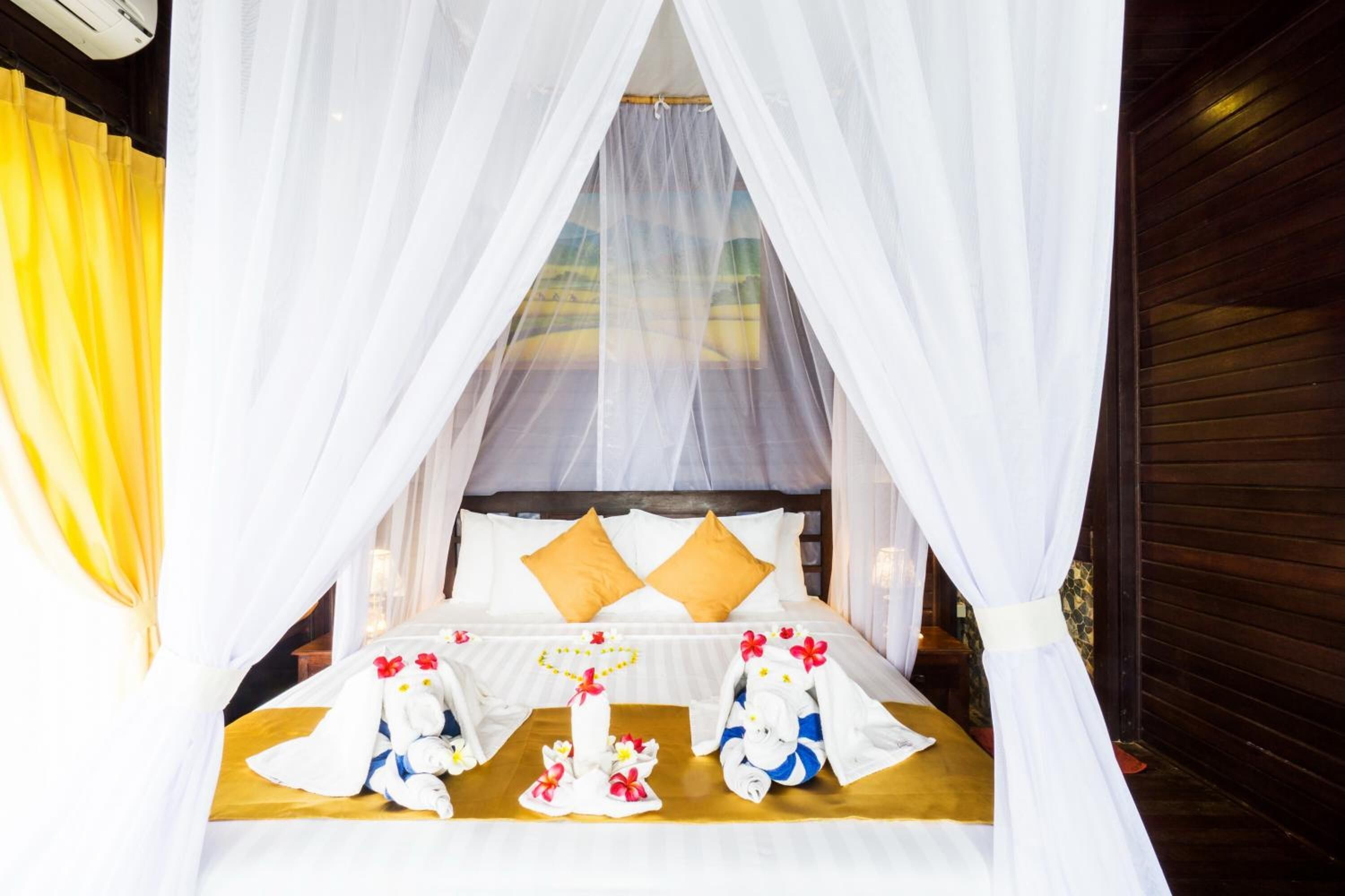 desk, blackout curtains, rollaway beds, free wifi