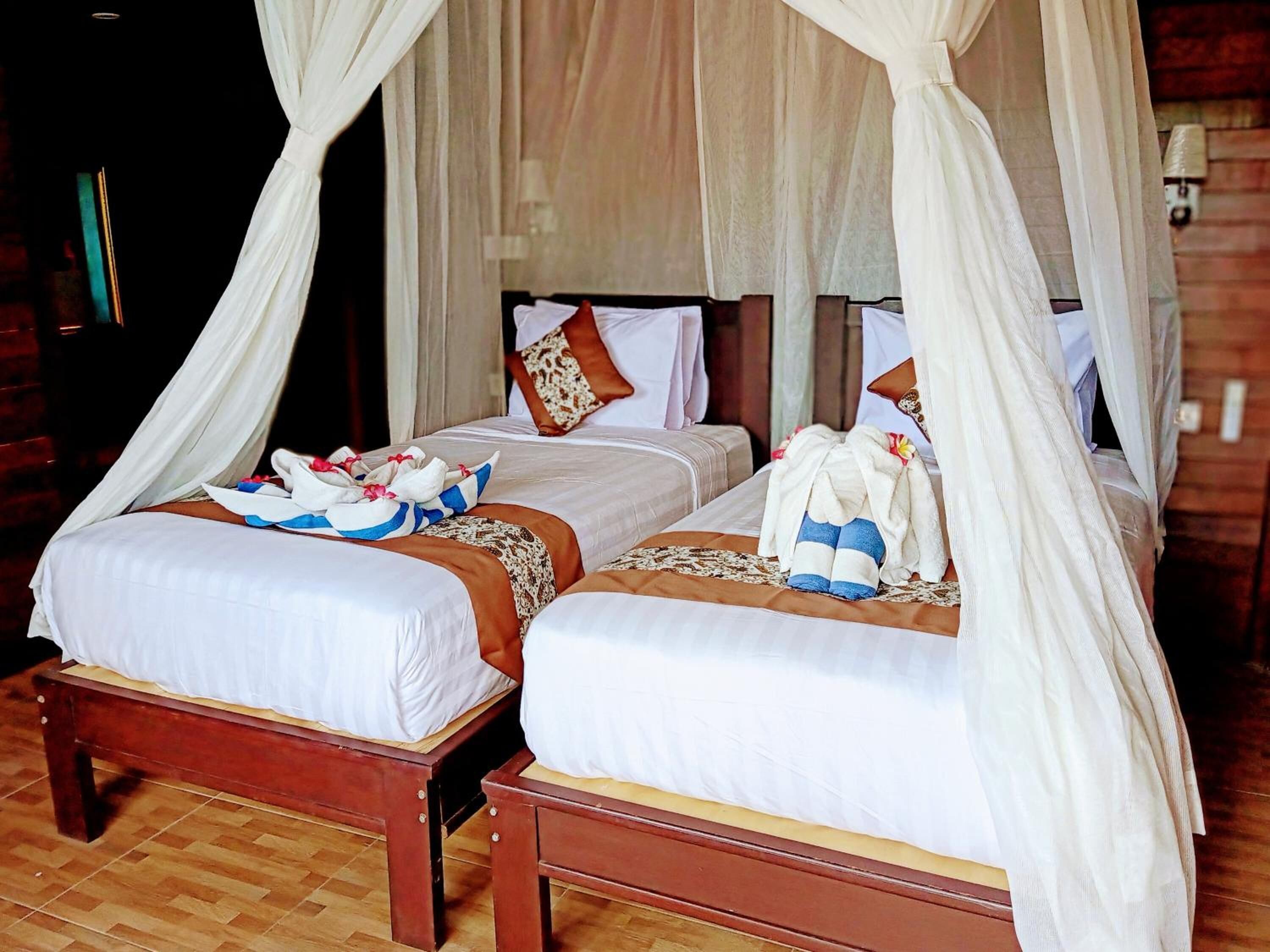 desk, blackout curtains, rollaway beds, free wifi