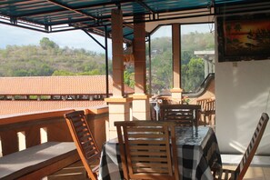 Deluxe Sea View Room | Terrace/patio - Harmony Guest House (Padangbai)