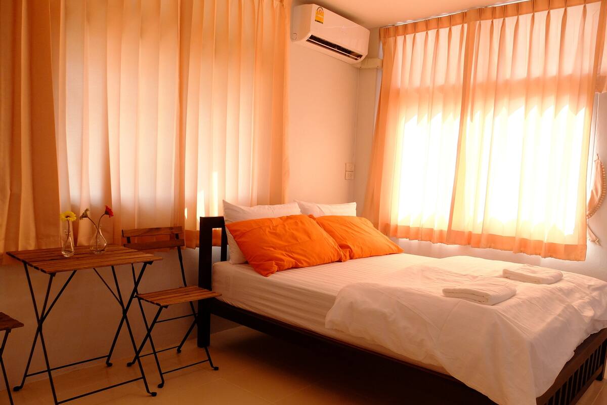 Double Room | Desk, soundproofing, WiFi (free)