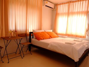 Double Room - We Inn (Bangkok)