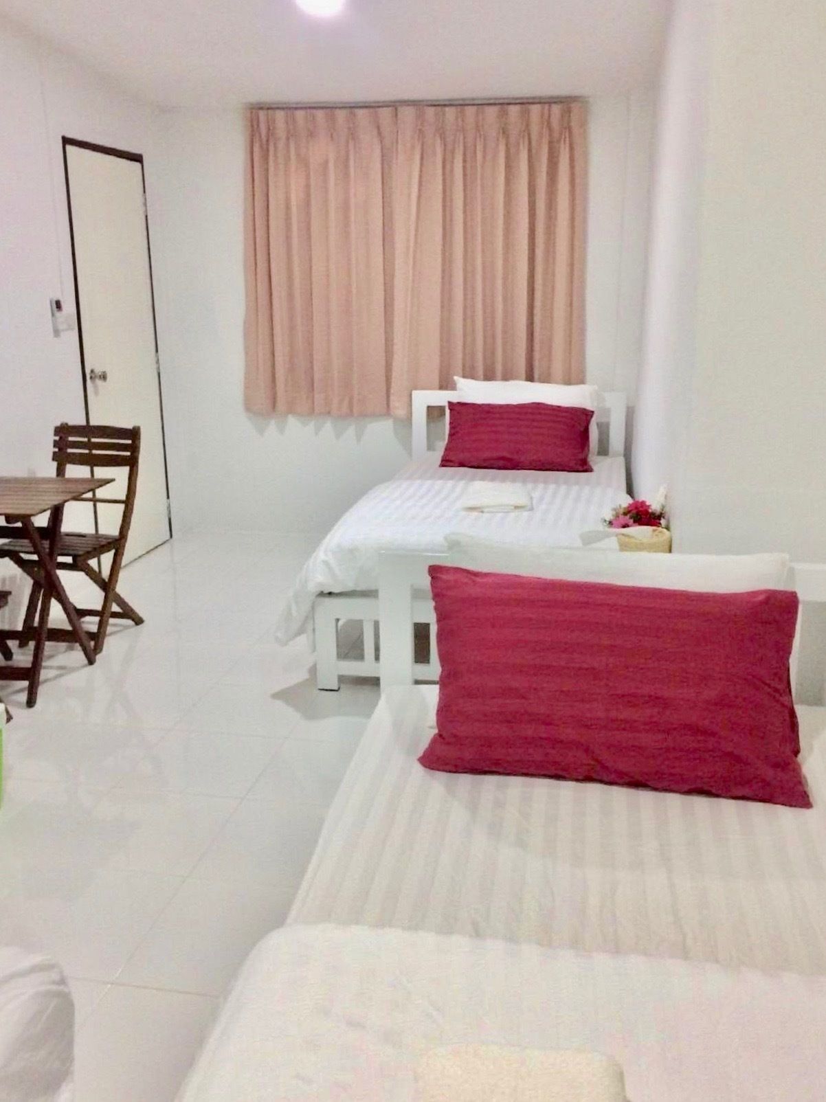 twin room, garden view | desk, soundproofing, free wifi