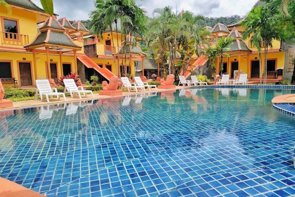 2 piscinas al aire libre