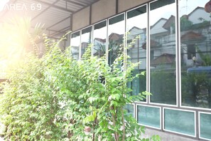 Pemandangan dari bilik