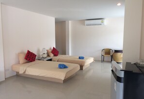 Phòng 2 giường đơn Tiêu chuẩn | Bàn, phòng cách âm, truy cập Internet không dây miễn phí 