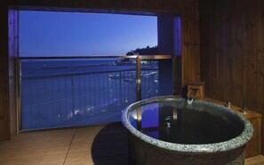 Shower, hair dryer, slippers, bidet - Atami Seaside Spa & Resort (Atami)