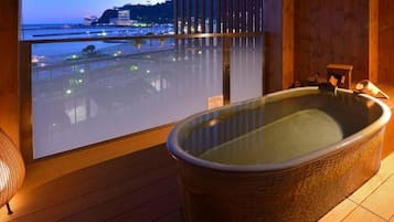 Shower, hair dryer, slippers, bidet