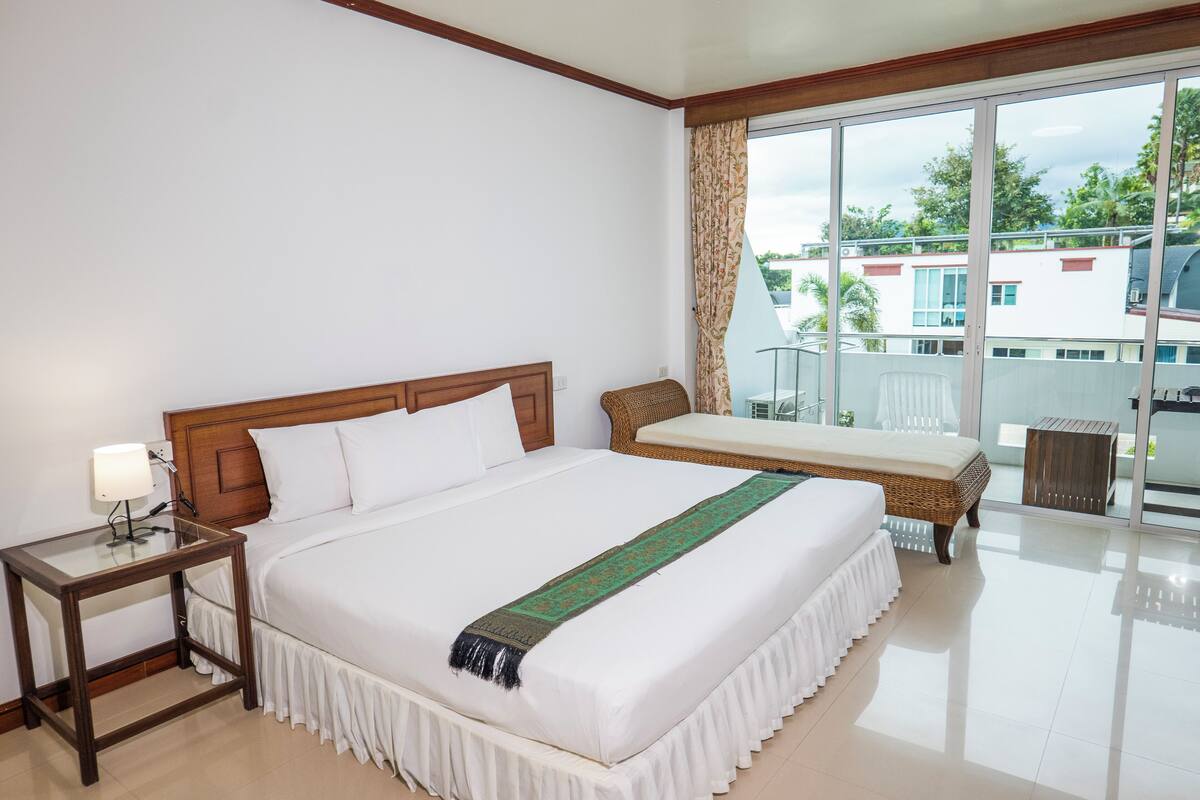 Superior Double Room Floor 2 | Caja fuerte, escritorio, cortinas opacas y wifi