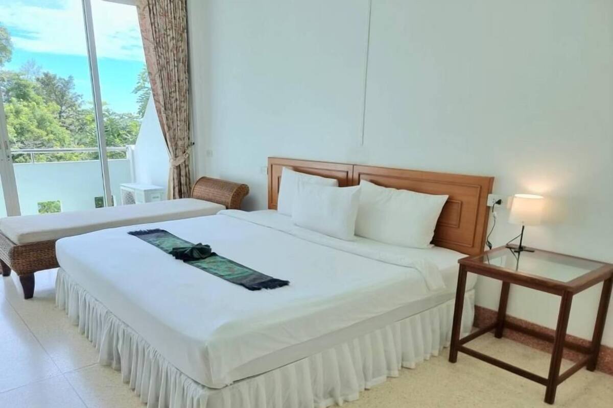 Superior Twin Room Floor 5 | Caja fuerte, escritorio, cortinas opacas y wifi