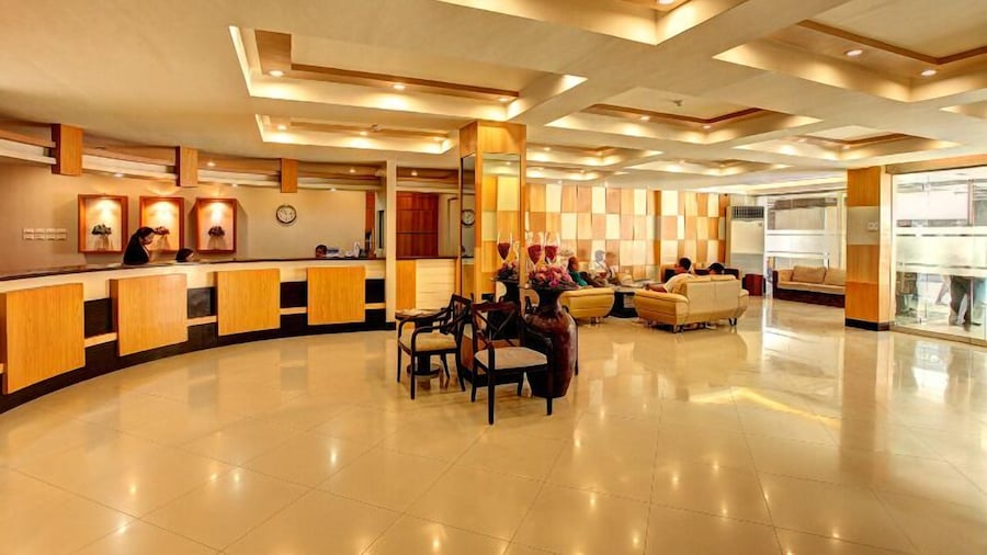 Grand Astoria Hotel