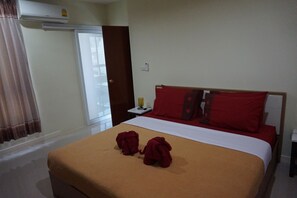 Studio One Bedroom with Kitchenette | 1 bedroom, desk, free WiFi