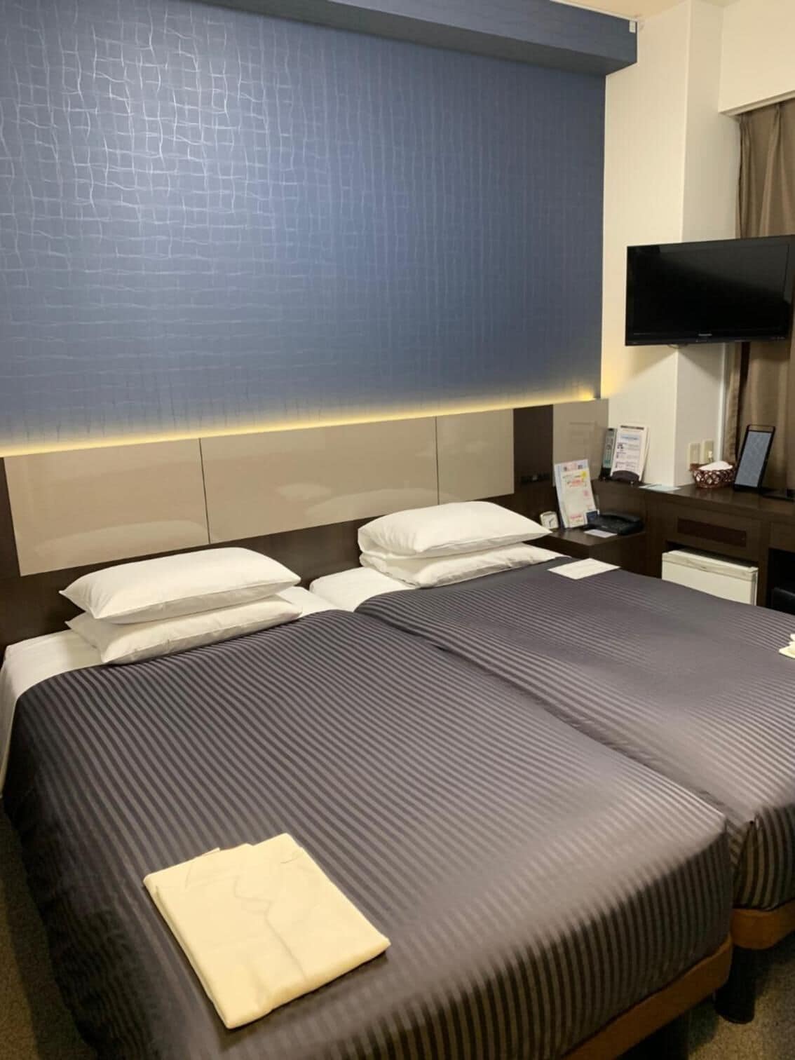 down duvets, desk, free wifi, bed sheets