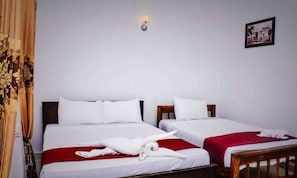 Basic Double Room, Garden View | Minibar, in-room safe, desk, iron/ironing board