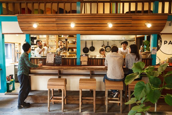 Coffee shop - The Pax Hostel, Cafe & Records (Osaka)