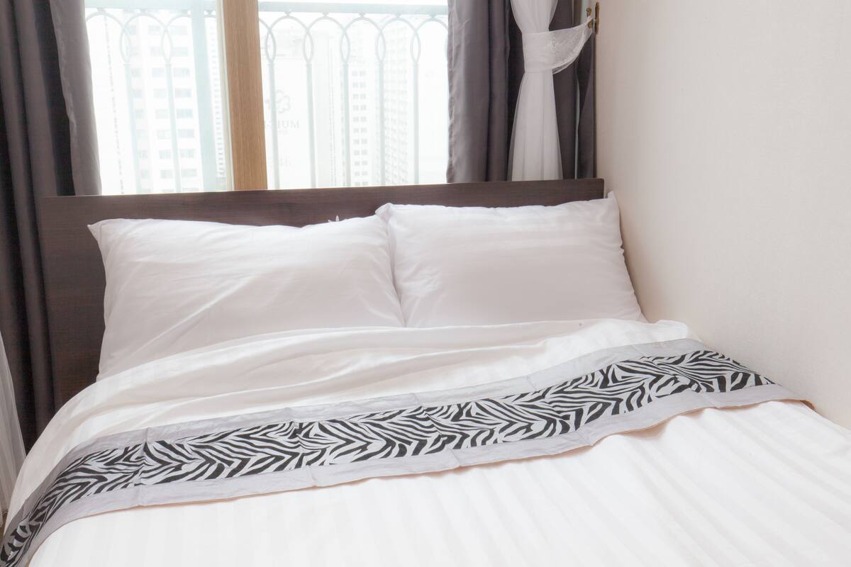 Executive Suite, 2 Bedrooms | 2 bedrooms, desk, iron/ironing board, WiFi (free)
