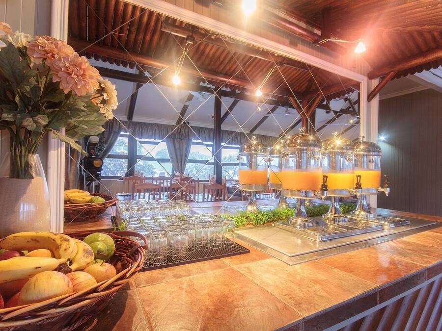 Breakfast (ZAR 120.00 per person)