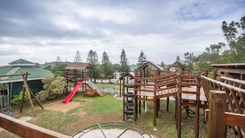 Children’s play area – outdoor