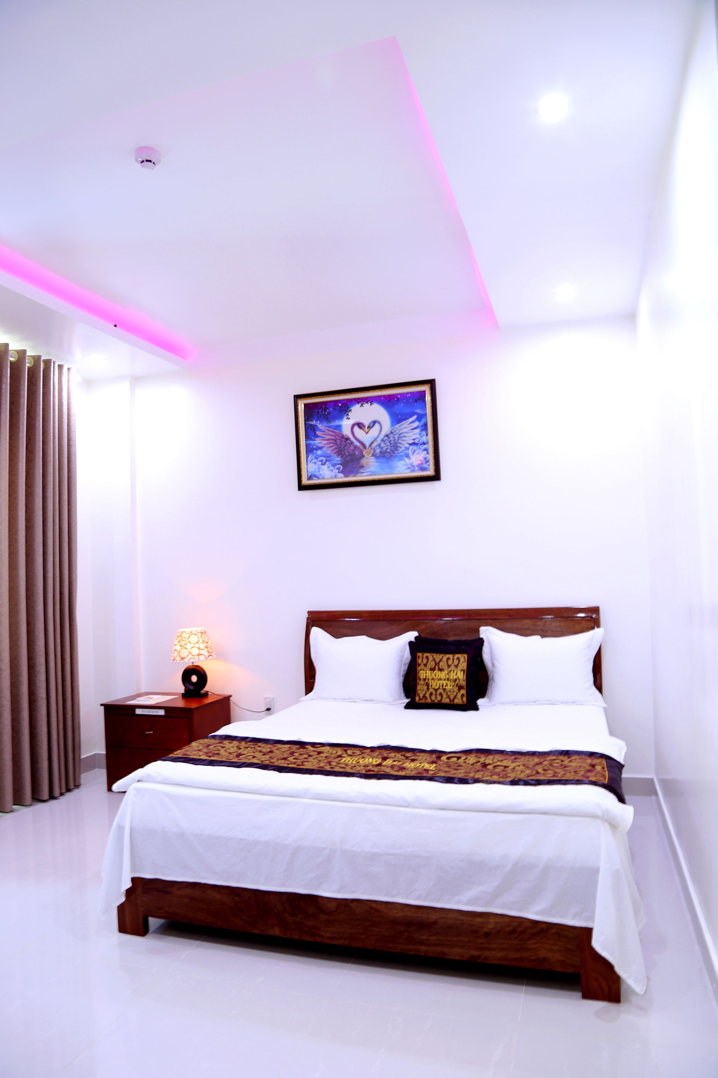 Minibar, blackout curtains, free WiFi, bed sheets