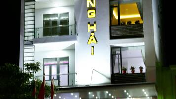 Minibar, blackout curtains, free WiFi, bed sheets