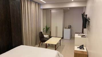 1 bedroom, minibar, in-room safe, desk