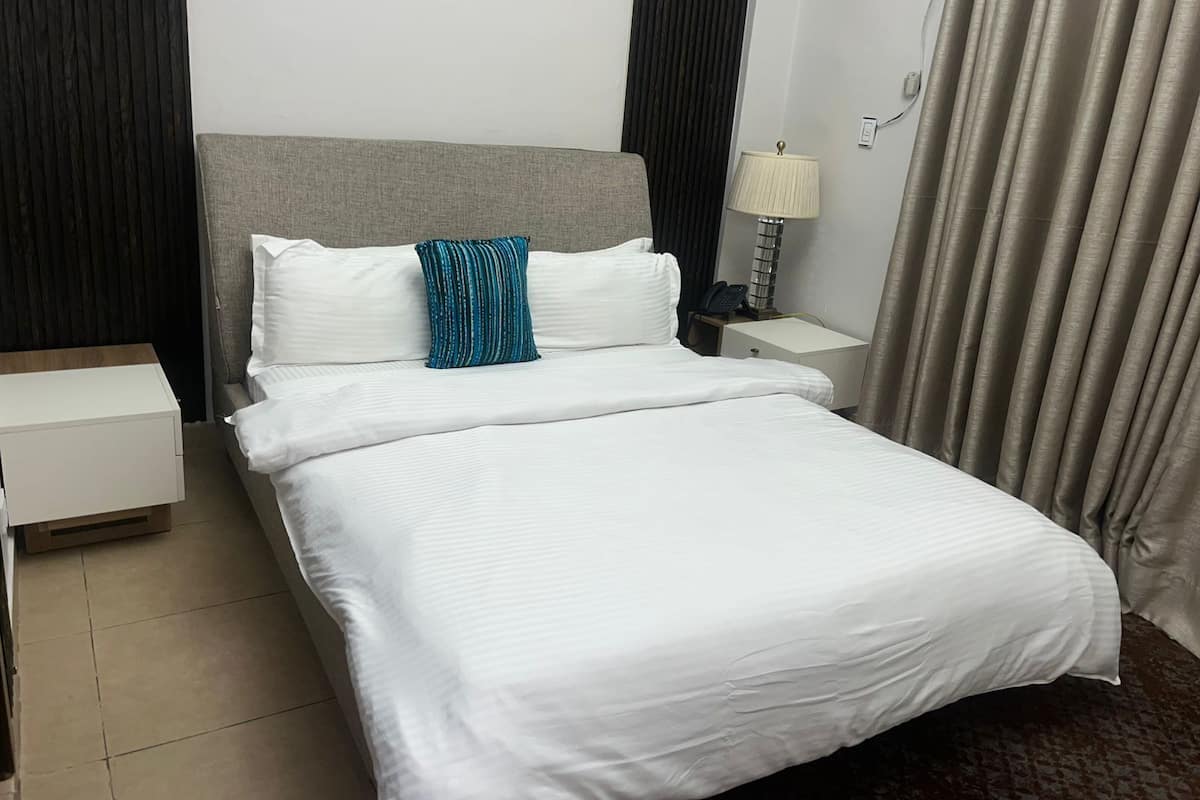 Minibar, in-room safe, desk, soundproofing