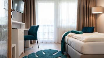 Kleines Doppelzimmer mit Seeblick | Zimmersafe, Schreibtisch, kostenloses WLAN, Bettwäsche