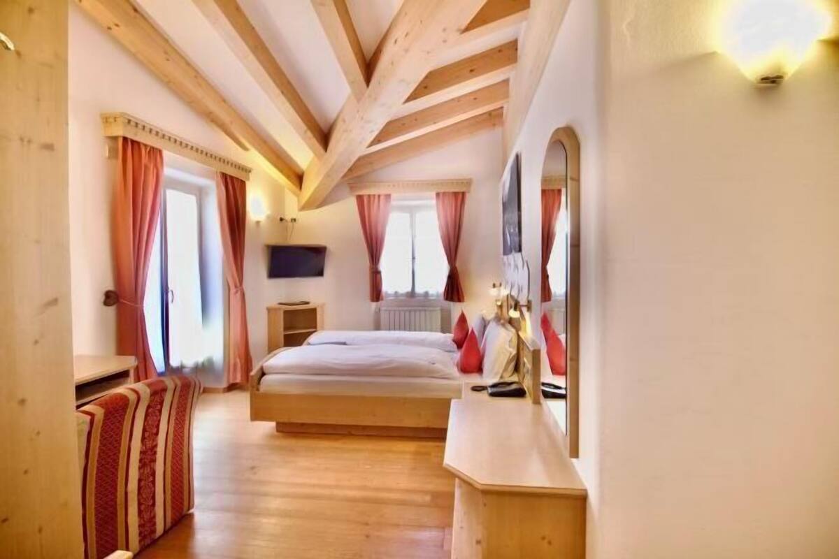 Coffres-forts dans les chambres, bureau, rideaux occultants