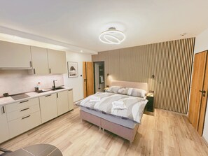 Habitación doble, para no fumadores, cocineta | Servicio a la habitación