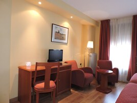 Habitación estándar doble | Minibar, escritorio, cortinas opacas y wifi gratis