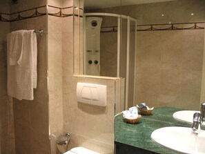 Free toiletries, hair dryer, towels - El Nogal (Valladolid)