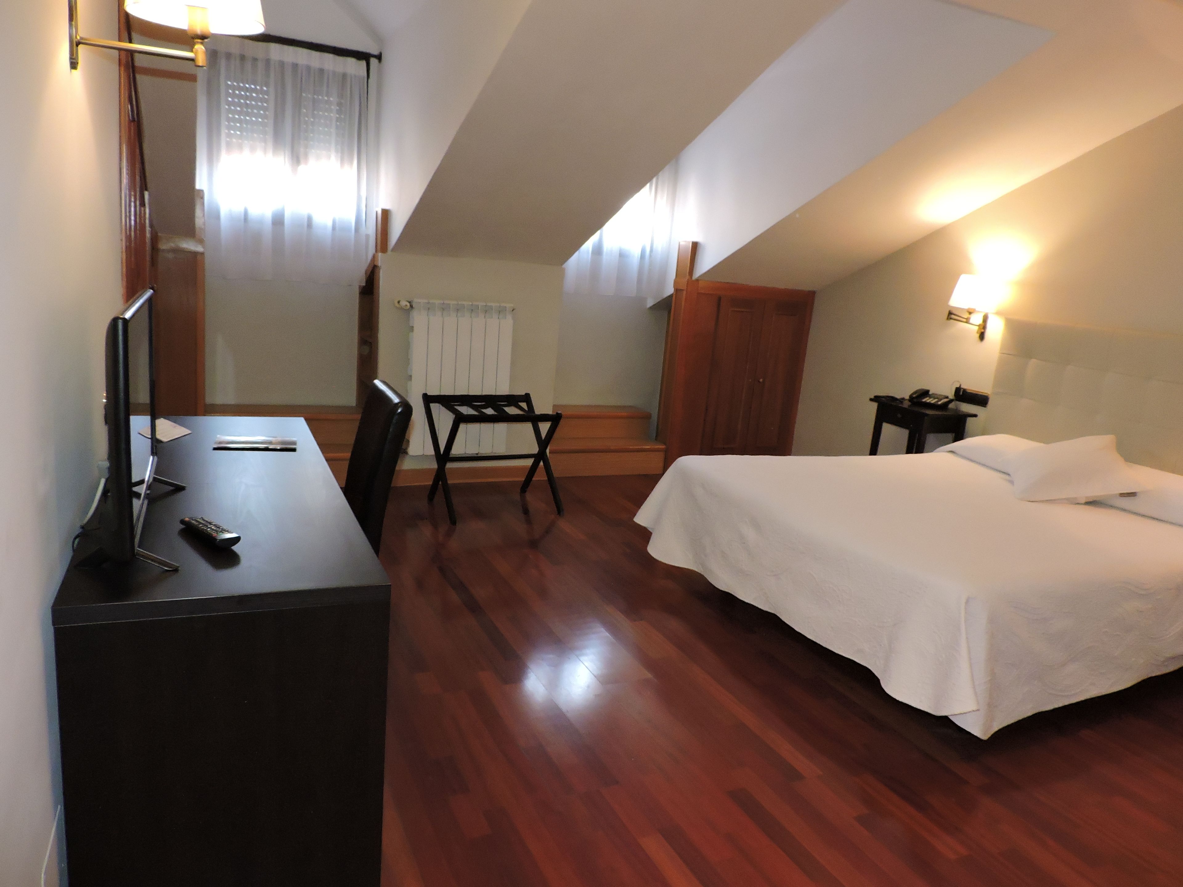 standard double room | minibar, desk, blackout curtains, free wifi