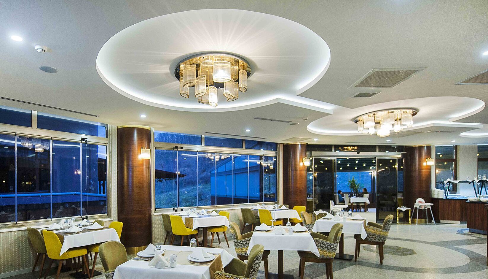 Breakfast, lunch and dinner served