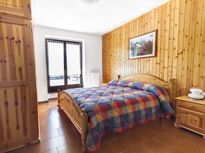 Appartement, 2 chambres | Décoration personnalisée, ameublement personnalisé, rideaux occultants