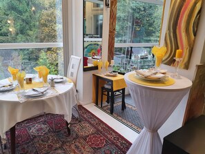 Desayuno buffet todos los días (con cargo)