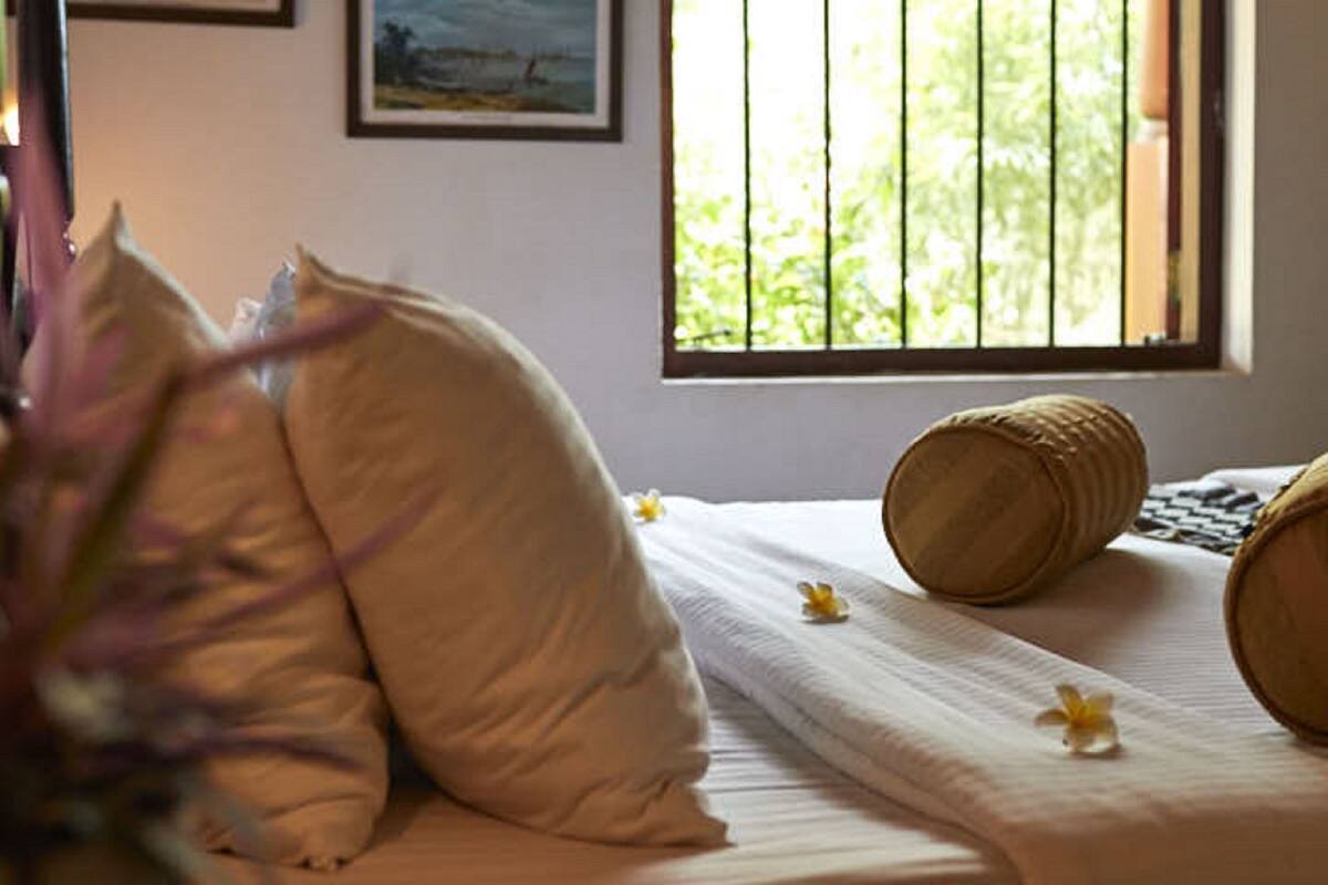 Deluxe Room, Sea View | Premium bedding, iron/ironing board (on request), WiFi (free)