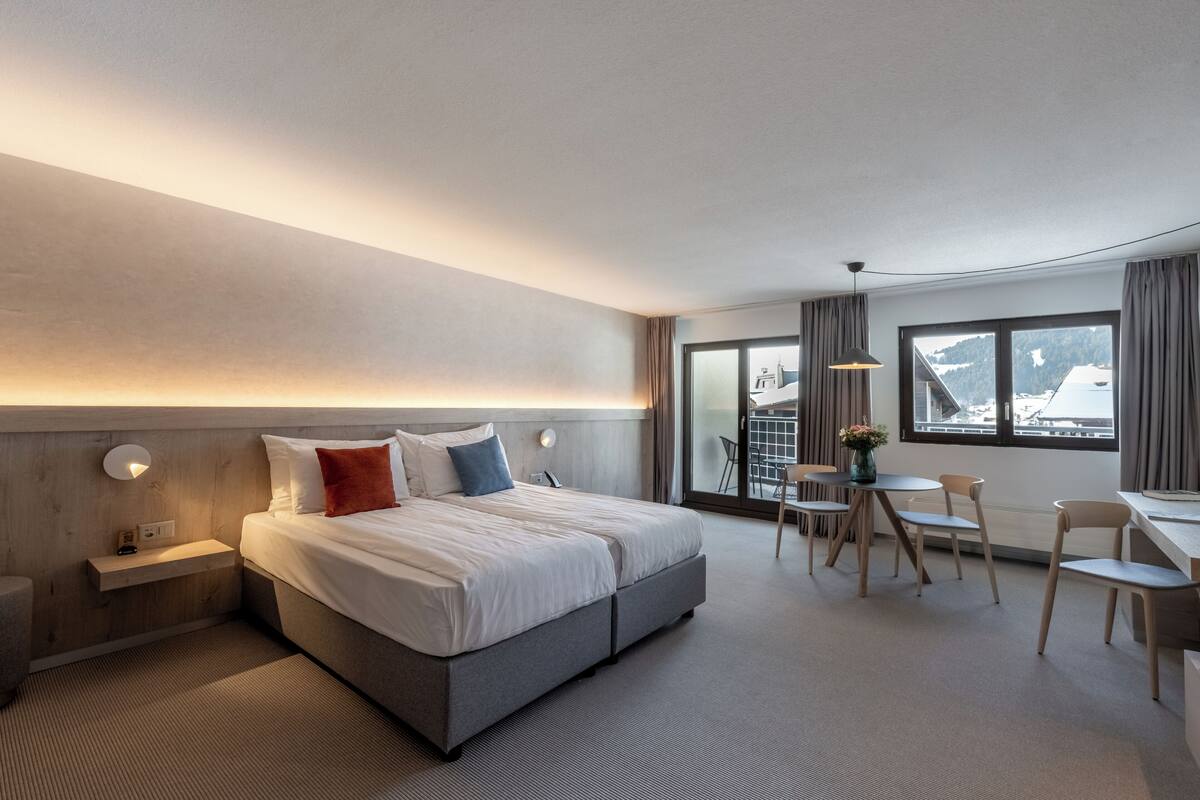 In-room safe, desk, laptop workspace, rollaway beds