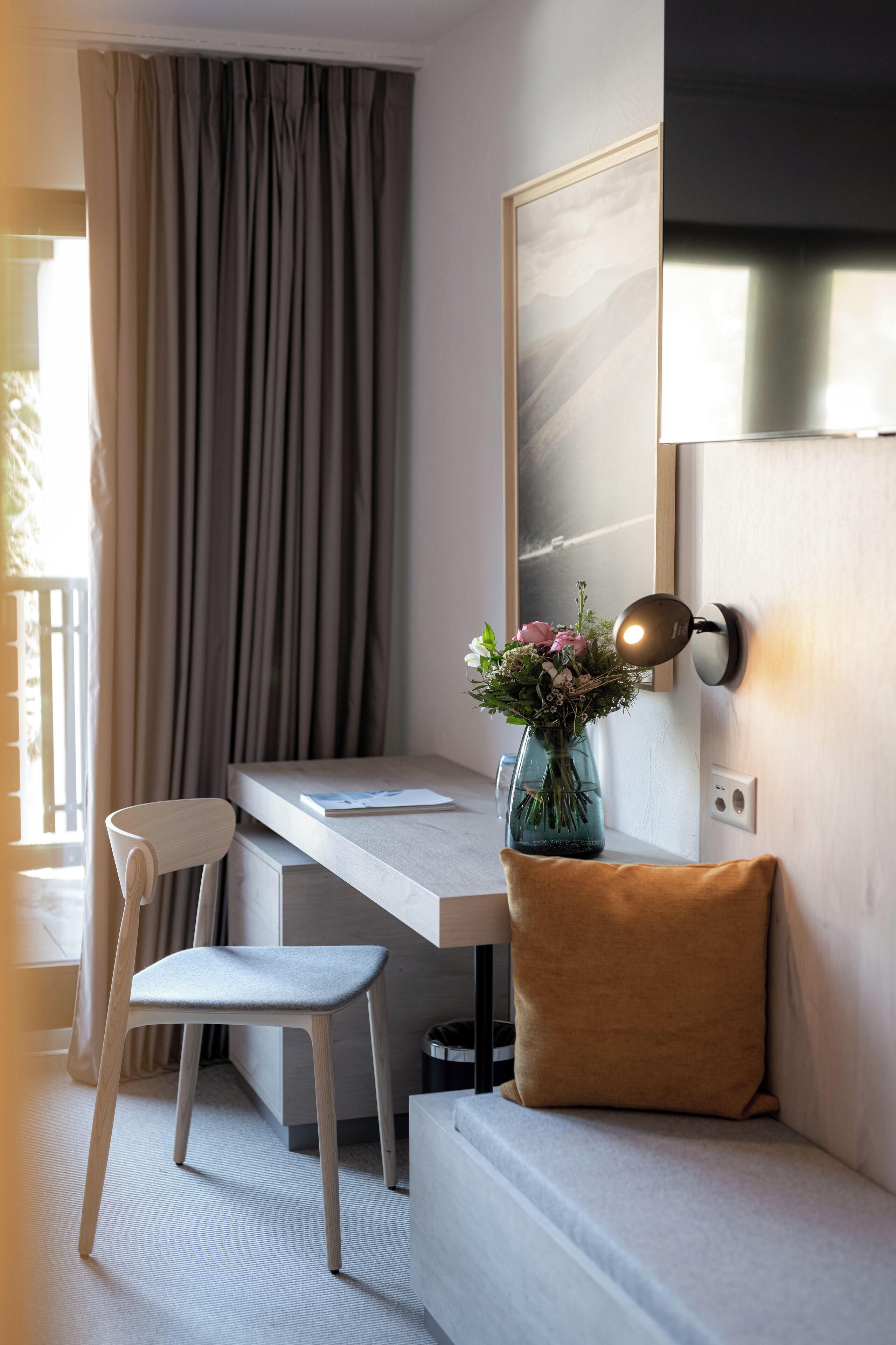 room, 1 double bed (comfort balcony) | 1 bedroom, in-room safe, desk, laptop workspace