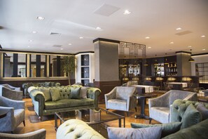Lobby sitting area - Dila Hotel (Istanbul)
