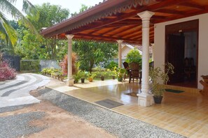 Exterior - Damith Tourist Inn (Mirissa)
