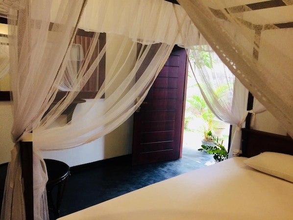 Coffres-forts dans les chambres, bureau